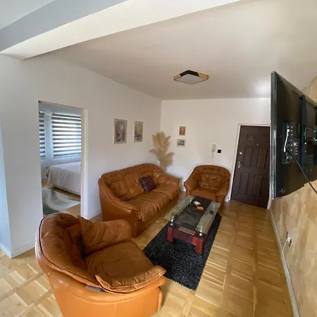 Apartment Lima *